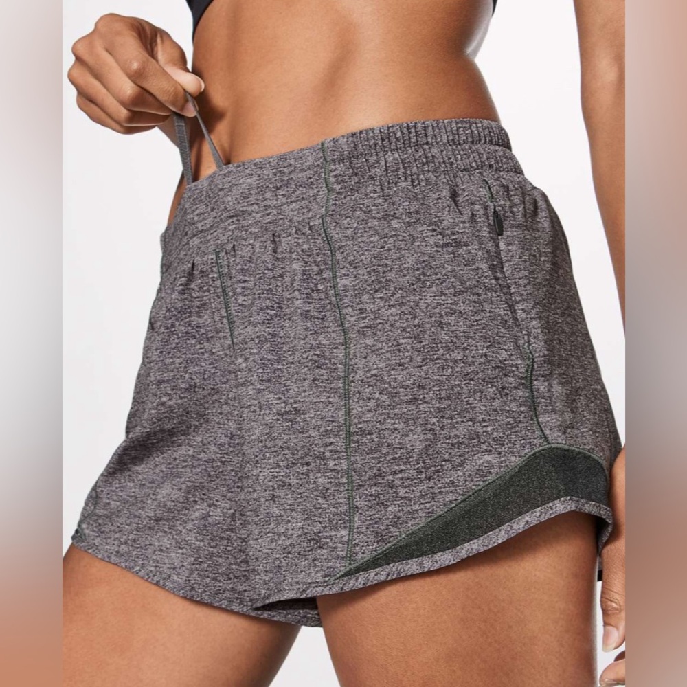 Lululemon Hotty Hot Short II Long 4” Heathered Black Grey Women’s Shorts Size 4